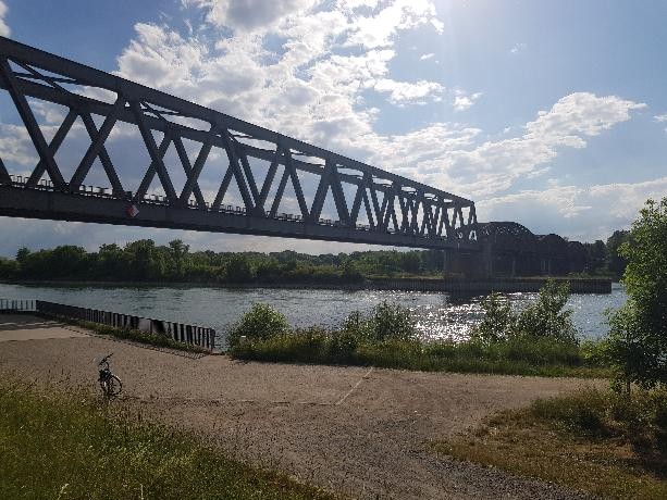 Christine Tuckermann_Rheinbrücke